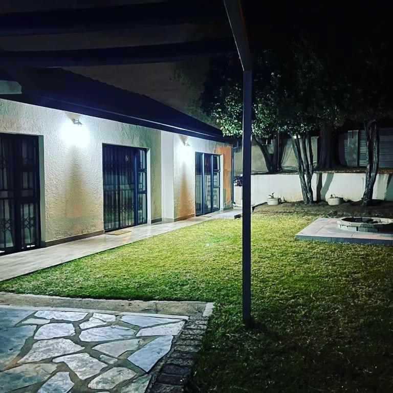 South Serene Guest House ميدراند المظهر الخارجي الصورة